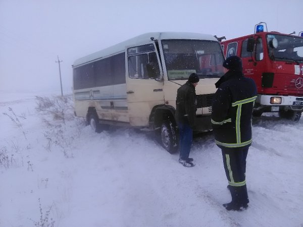 На Волині маршрутка злетіла з дороги
