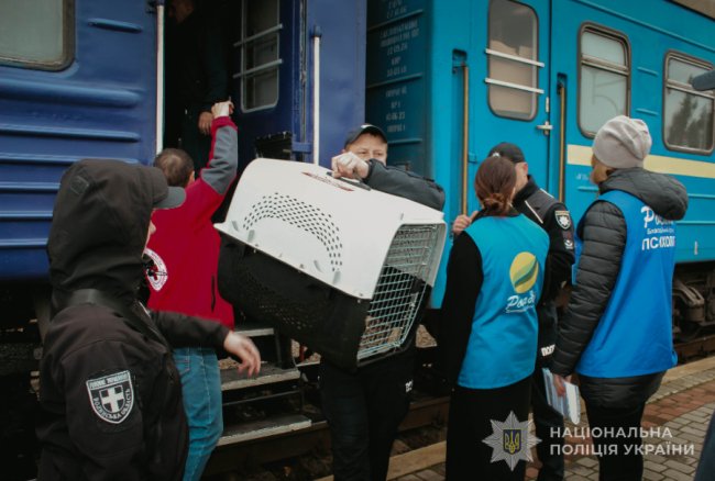 На Волині зустріли евакуаційний потяг з жителями Донеччини. ФОТО