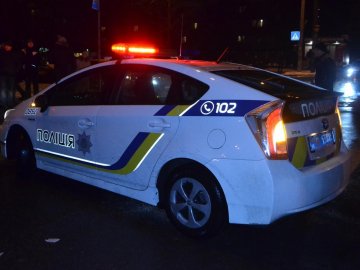 Втікав від патрульних та в'їхав  у дерево: у Луцьку затримали 17-річного водія