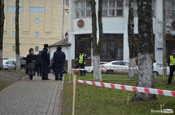 Біля прокуратури Волині встановили наметове містечко. ФОТО 