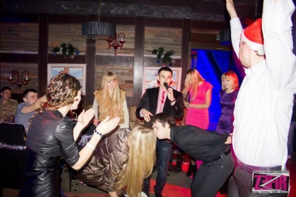 Клуб Зефір (фото взяті з http://vk.com/zefirlutsk)