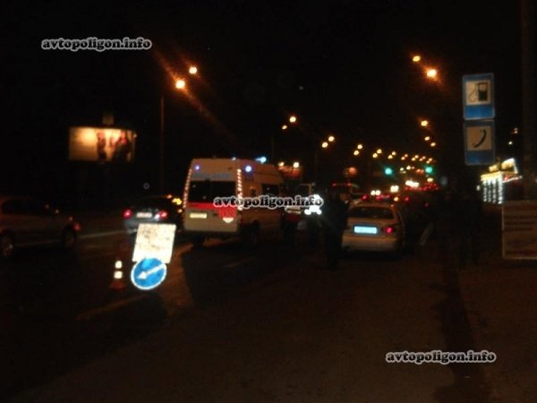 Аварія у Києві: мотоцикліста залишили вмирати на дорозі. ФОТО