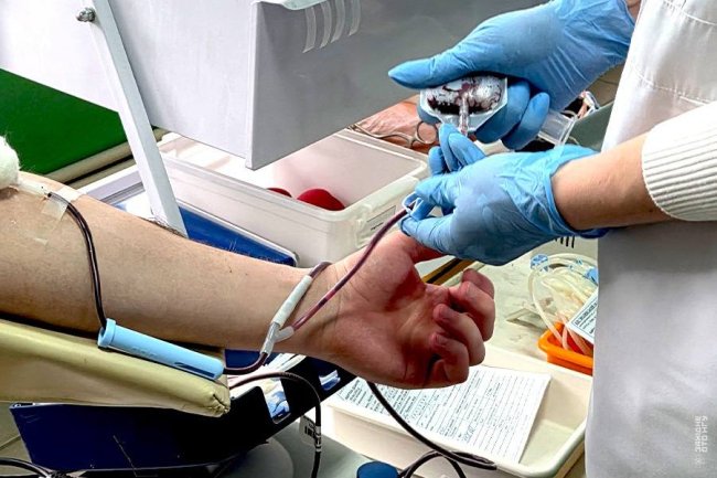 Луцькі нацгвардійці стали донорами крові для порятунку життів. ФОТО