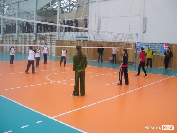 Найліпше грає у волейбол Затурцівська спецшкола