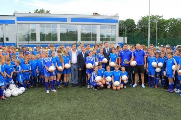 Як Янукович у футбол грав. ФОТО. ВІДЕО