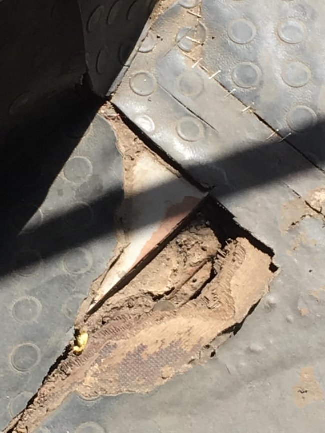 «Зшиті» степлером діри у підлозі: показали жахливий стан луцької маршрутки