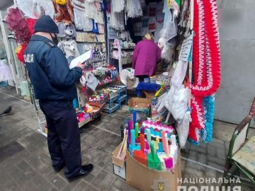 У Луцьку провели рейди, під час яких вилучили незаконну піротехніку. ФОТО