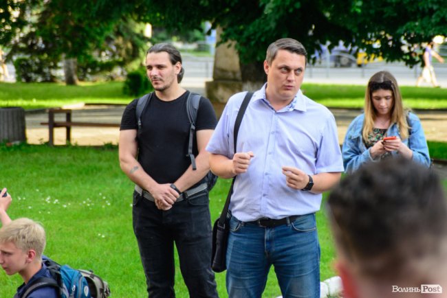 «Безкарність вбиває»: лучани влаштували мітинг біля управління поліції через смерть 5-річного хлопчика