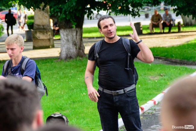 «Безкарність вбиває»: лучани влаштували мітинг біля управління поліції через смерть 5-річного хлопчика