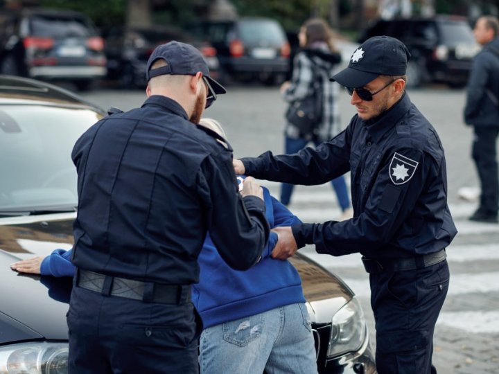 Волинянин сховав півтора кіло наркотиків в трусах та хотів дати хабар копам, які їх знайшли