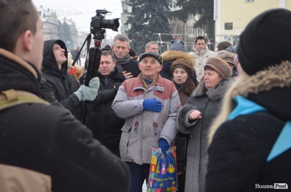 Ланцюг єднання в Луцьку. ФОТО