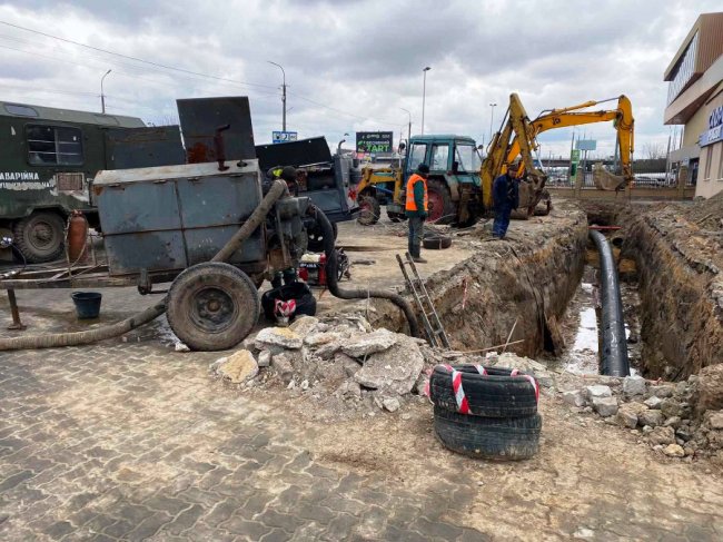 Комунальники ліквідували аварійну ситуацію, через яку лучани могли лишитись без води