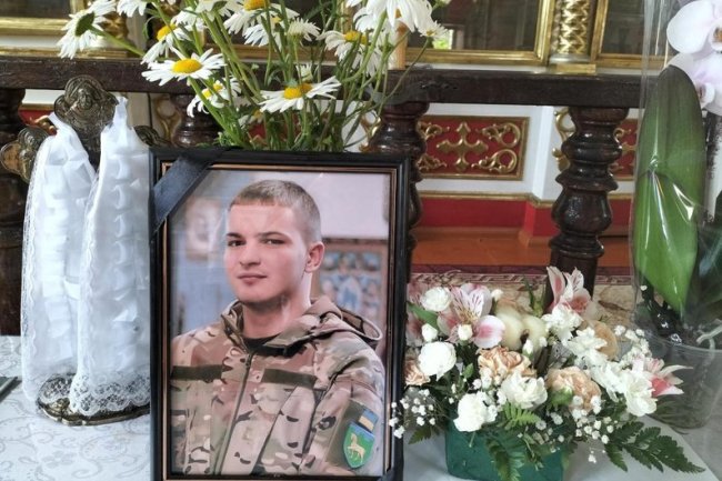 На Волині брату полеглого 23-річного бійця передали його посмертний орден