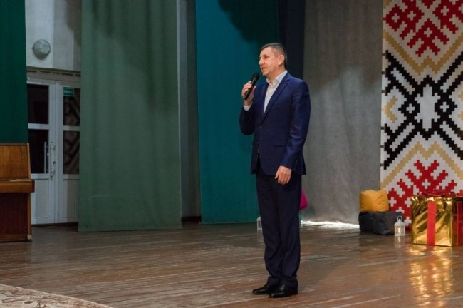 У Боратинській громаді діти пільгових категорій отримали понад тисячу новорічних подарунків