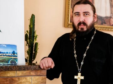 Вручили медаль «За поранення» священнику з Луцька, який змінив рясу на військову форму