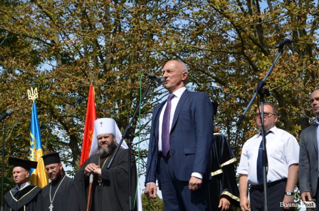 Танець від ректора і завдання від губернатора: як у луцькому «політесі» першачків зустрічали. ФОТО