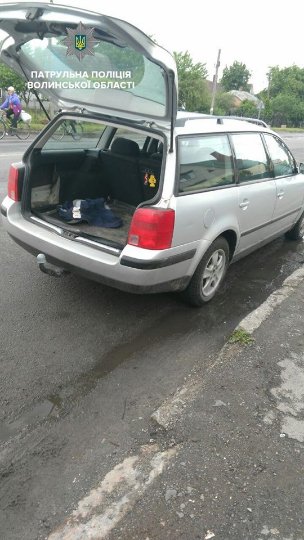 На Волині в авто, яке зупинили за порушення правил, виявили зброю