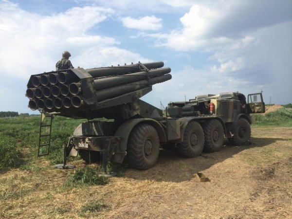 На Донбас звезли важку військову техніку. ФОТО