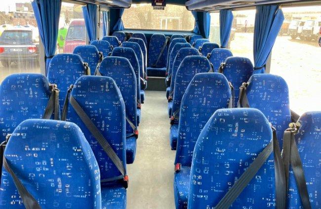 Велика Британія передала для Луцька автобус. ФОТО