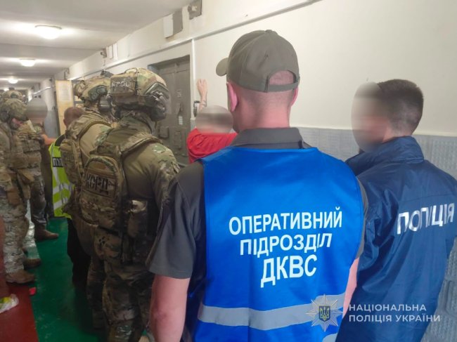 Матір у продуктах надсилала синові наркотики у колонію на Волині, а той їх продавав 
