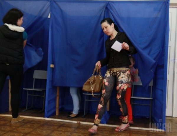 У Донецьку голосували «живі, мертві і ненароджені». ФОТО