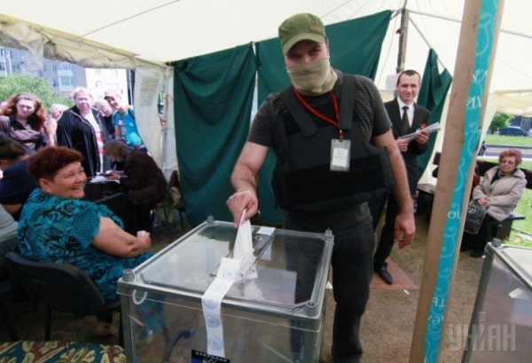 У Донецьку голосували «живі, мертві і ненароджені». ФОТО