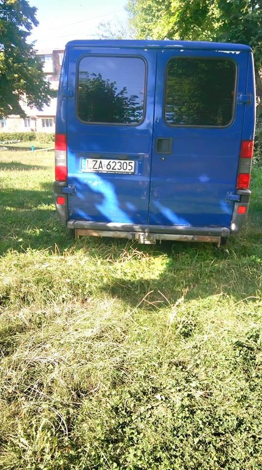 На зауваження відповідає агресивно, - волинянин про водійку, яка паркується на дитячому майданчику