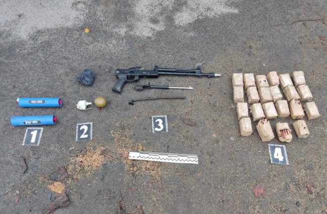 На Волині на блокпості затримали чоловіка з гранатою та боєприпасами. ФОТО