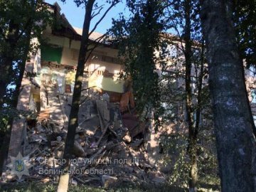 Обіцяного 2 роки чекають: розповіли про долю любешівського коледжу, в якому обвалилась стіна