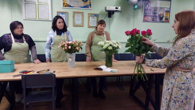 В освітньому хабі у Луцьку навчали флористиці. ФОТО. ВІДЕО