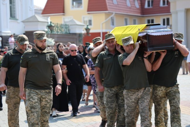У Луцьку провели в останню дорогу полеглого захисника Андрія Малого