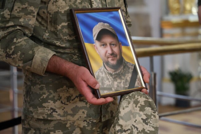 У Луцьку провели в останню дорогу полеглого захисника Андрія Малого