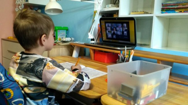 Як багатодітна сім'я з Луцька проводить один день під час карантину. ВІДЕО