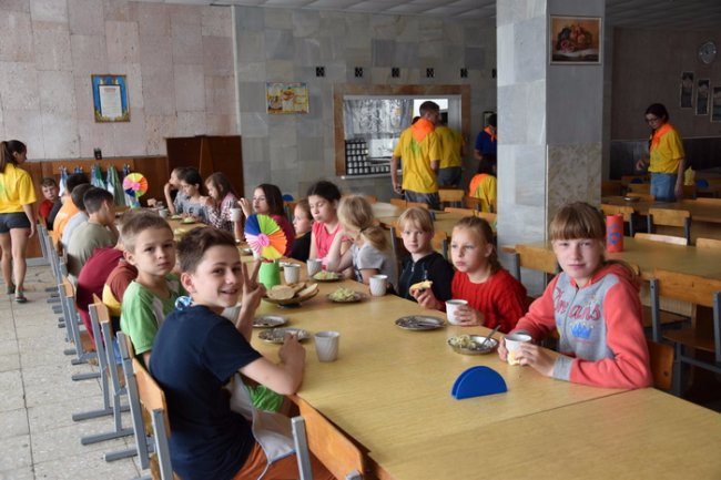 Луцьким дітям влаштували безкоштовний відпочинок у таборі