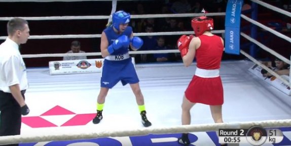 Волинська боксерка з «Українських левиць» програла у бою з полячкою. ВІДЕО