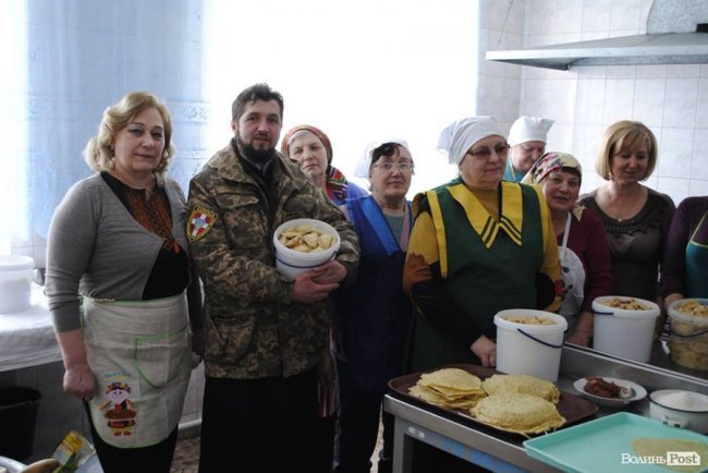 Як у селі під Луцьком ліпили вареники на Схід
