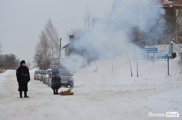 У Луцьку вшанували героїв Крут. ФОТО