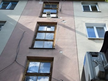 У луцькому дворі встановлять обмежувачі руху. ФОТО