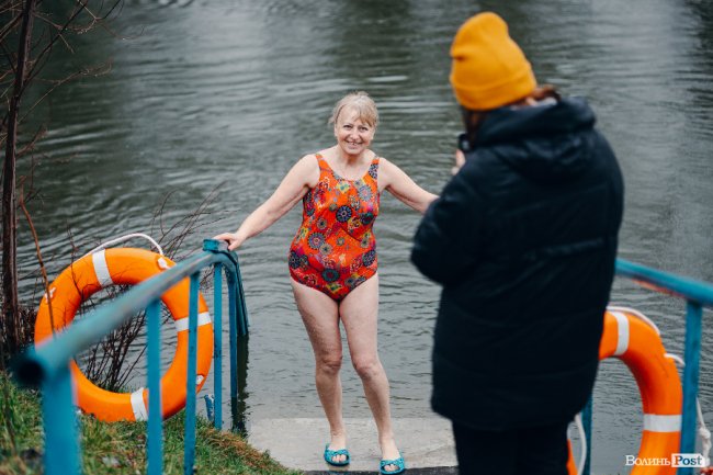 Водохреще у Луцьку: освячення води в річці Стир та занурення лучан. ФОТОРЕПОРТАЖ