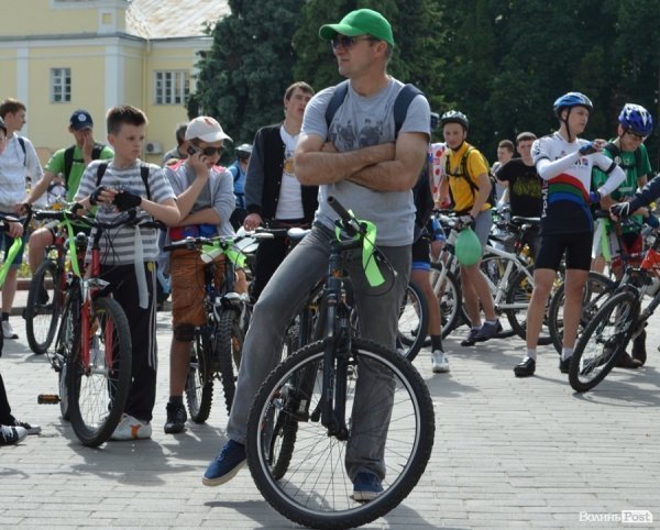 Велодень у Луцьку зібрав більше тисячі людей. ФОТО 
