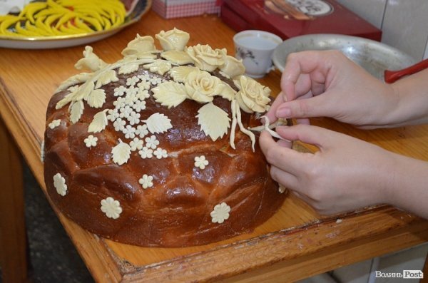 У Луцьку показали, як печуть хліб. ФОТО
