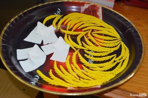 У Луцьку показали, як печуть хліб. ФОТО