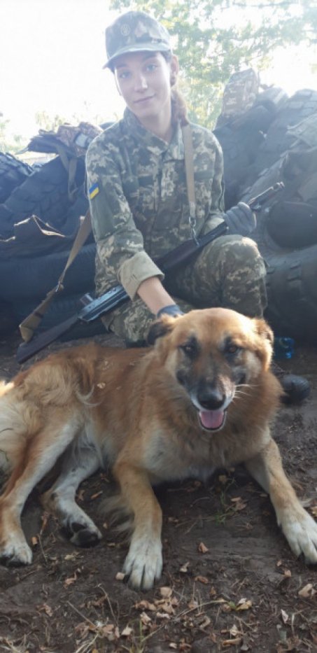 «Не розумію тих, хто ховається від армії», – 19-річна військова-медик, що служить в зоні ООС