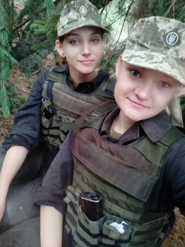 «Не розумію тих, хто ховається від армії», – 19-річна військова-медик, що служить в зоні ООС