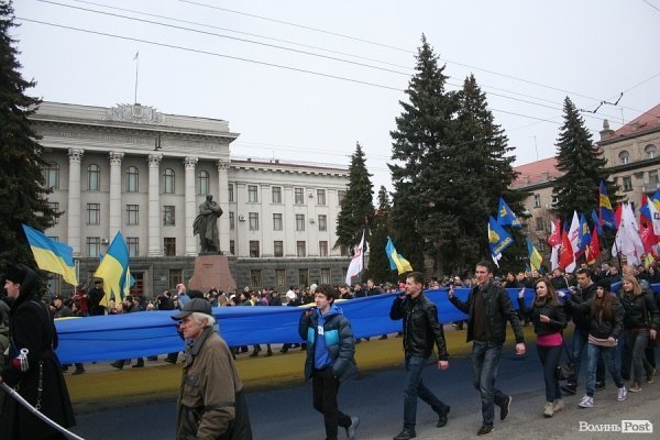 «Вставай, Україно» у Луцьку: обличчя протесту. ФОТО