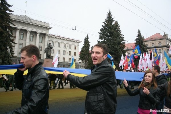 «Вставай, Україно» у Луцьку: обличчя протесту. ФОТО