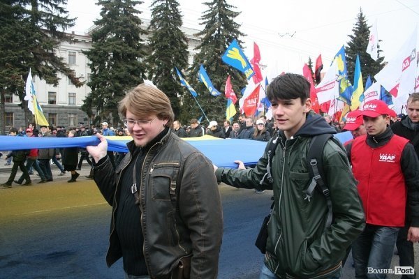 «Вставай, Україно» у Луцьку: обличчя протесту. ФОТО