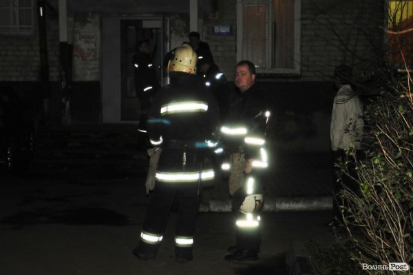 Переполох у Луцьку: дим у підвалі налякав мешканців багатоповерхівки. ФОТО