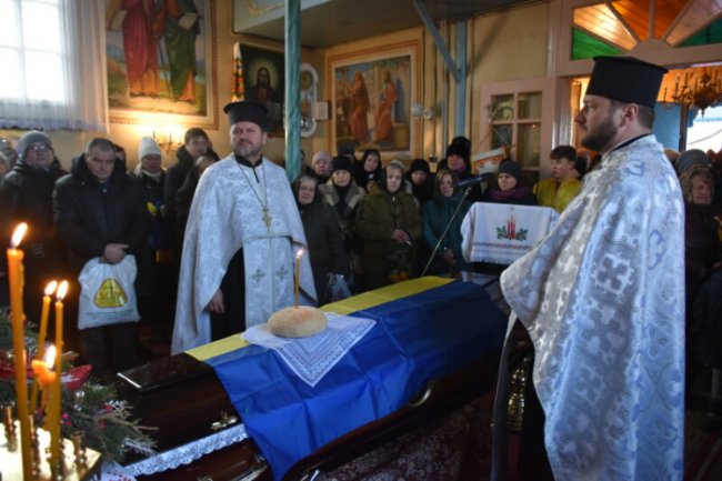 Скорботний день: у Луцьку поховали двох полеглих Героїв