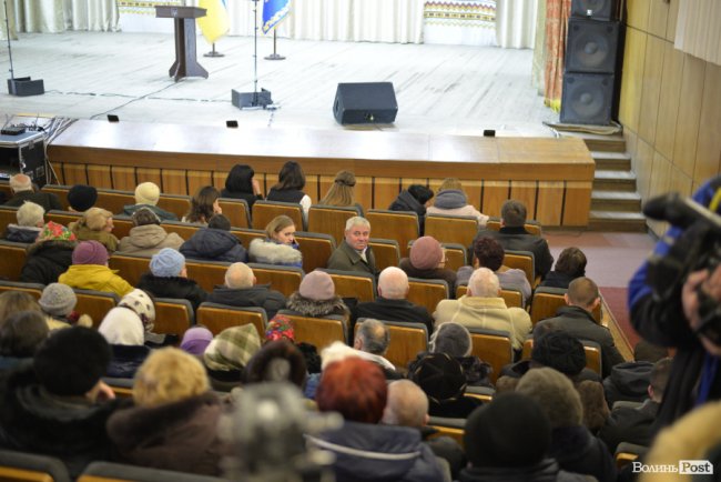 Томос, селфі та колядки: Петро Порошенко на Волині. ФОТОРЕПОРТАЖ